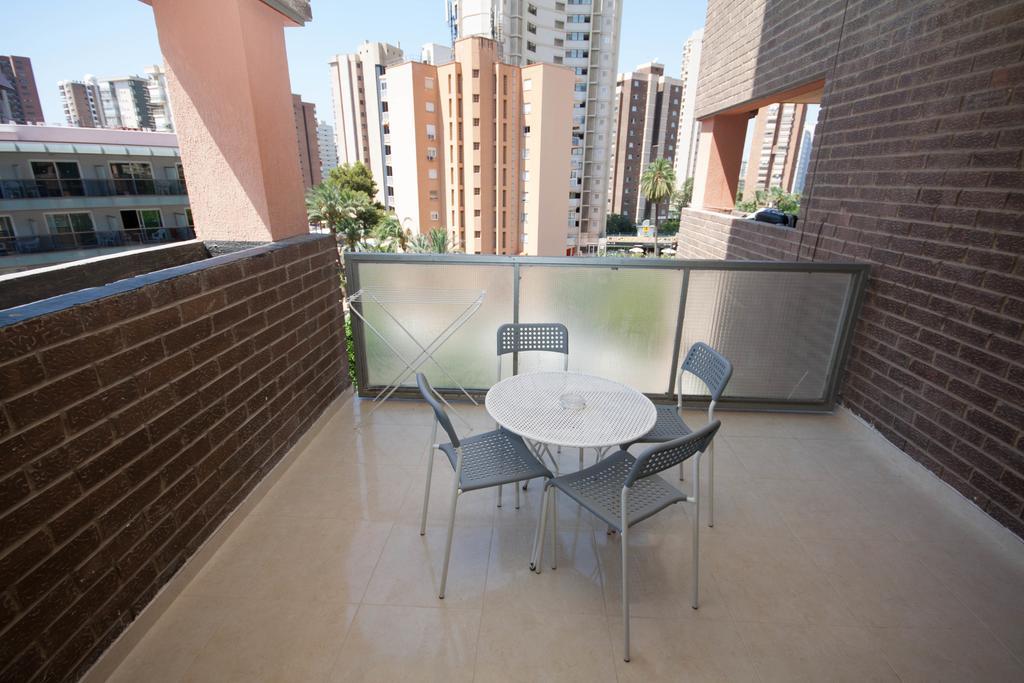 Apartamentos Maysan Бенидорм Стая снимка