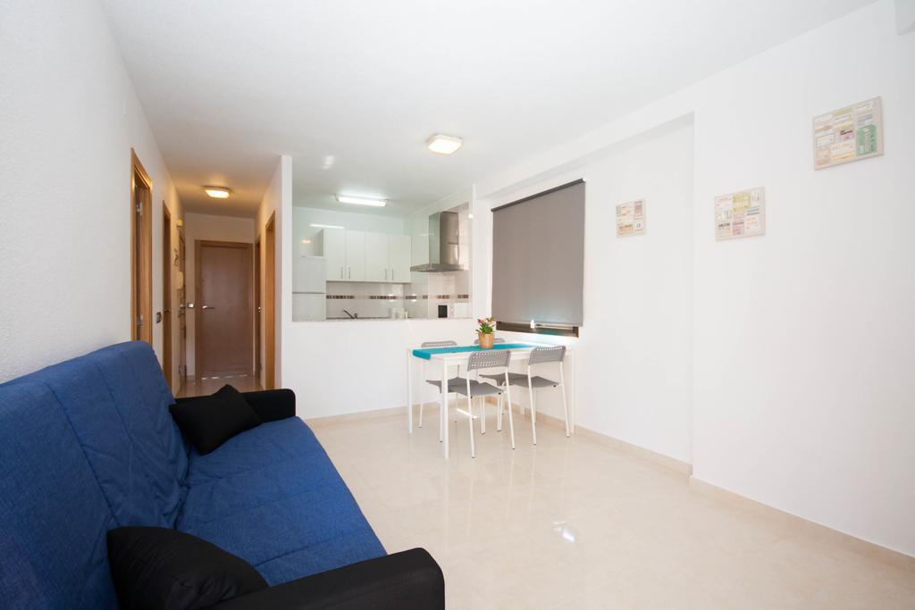 Apartamentos Maysan Бенидорм Стая снимка